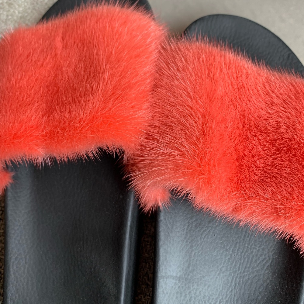 givenchy slides 9